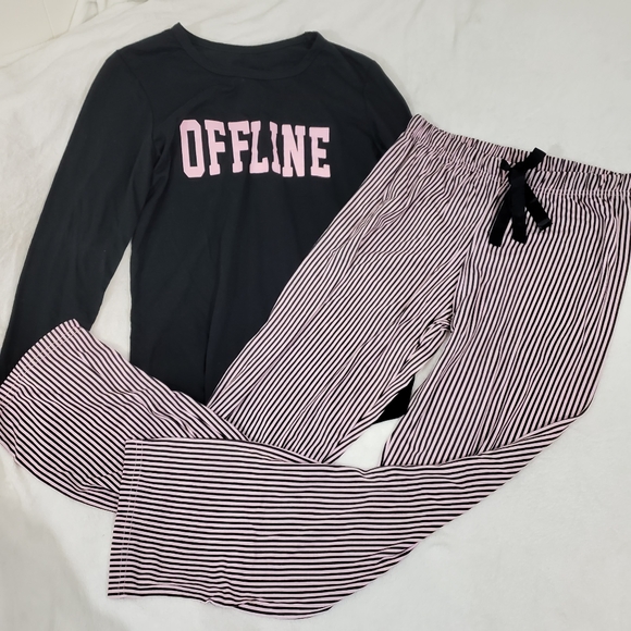 Bobbie Brooks Other - 🆕Offline 2 Piece Light Pink Black Stripes Pajamas